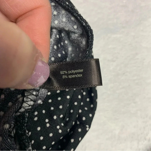 The Limited size large black/white polka dot sleeveless top very stretchy - Picture 7 of 8